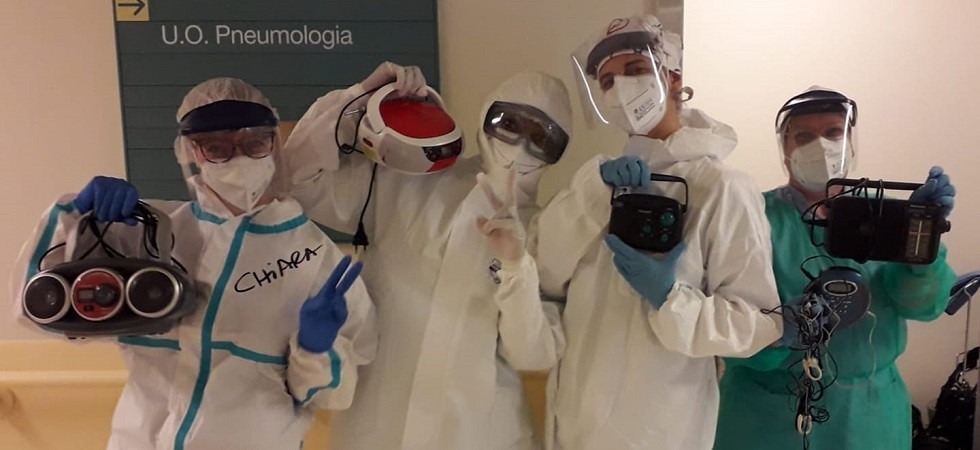 Per combattere la solitudine dei pazienti Covid arrivano le “vecchie” radio